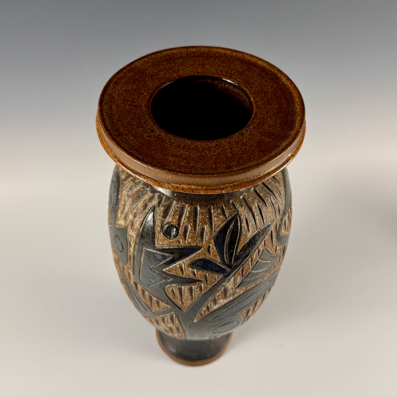 Peder Hegland monumental vase