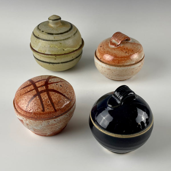 Warren MacKenzie lidded box, 3 of 4
