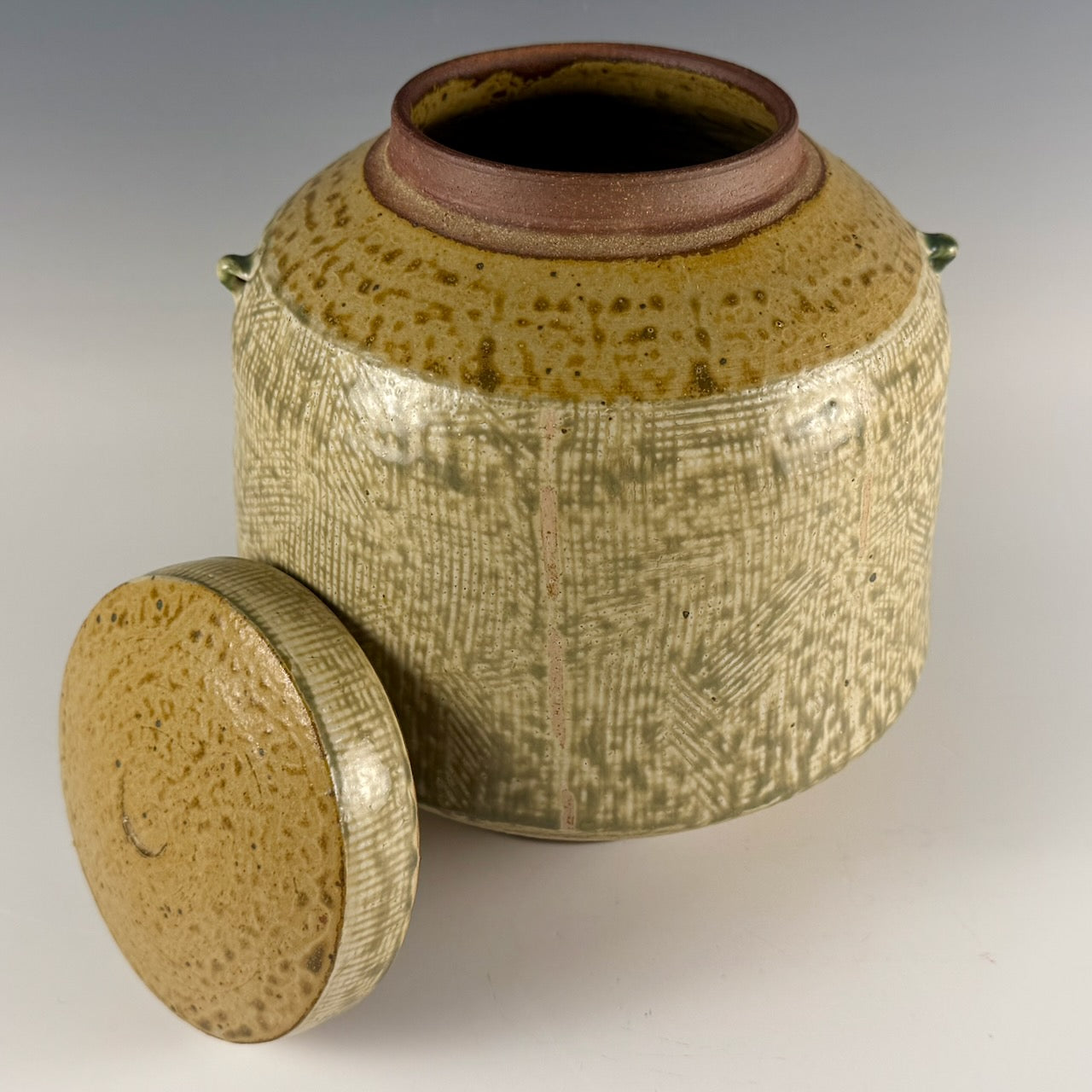 Robert Briscoe large jar