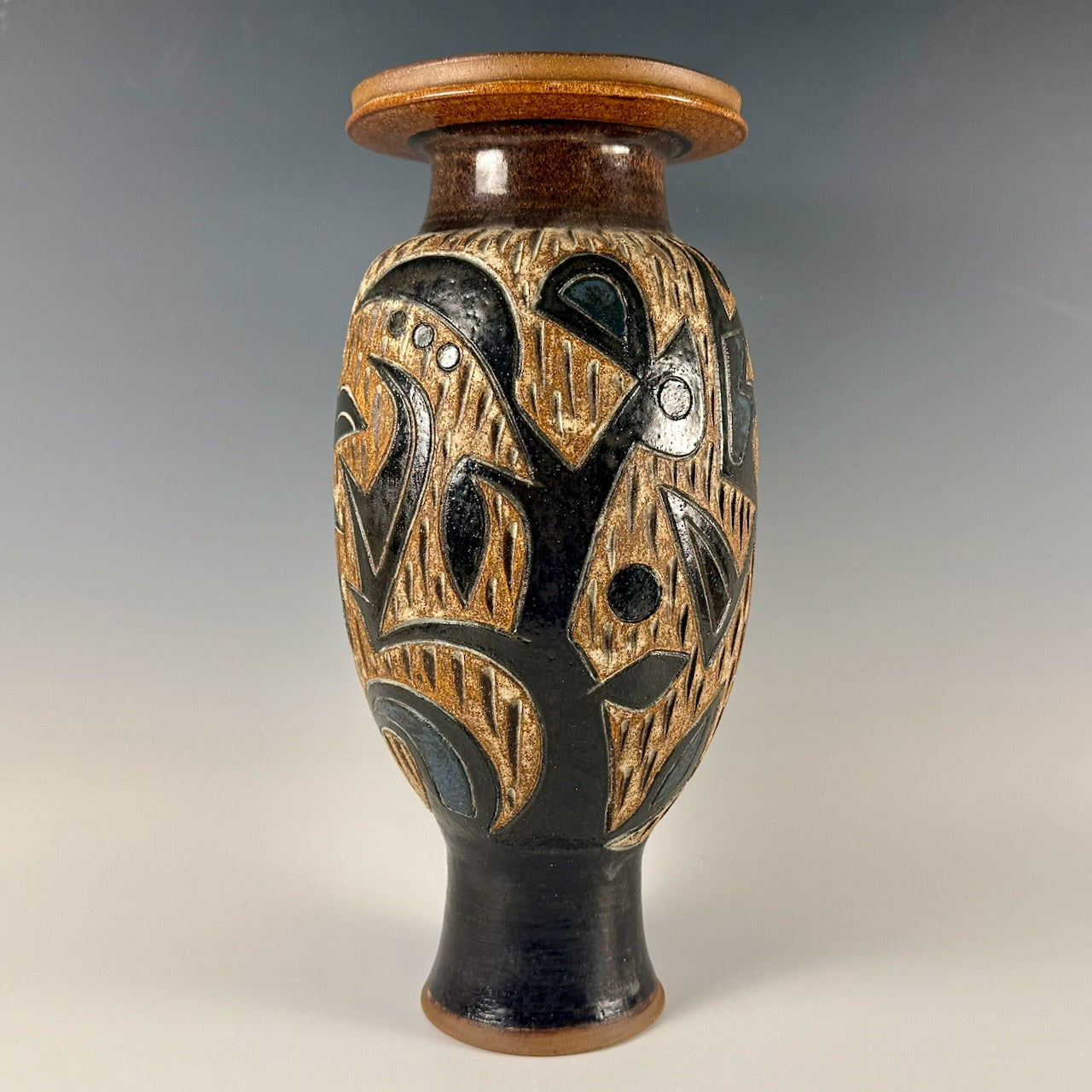 Peder Hegland monumental vase