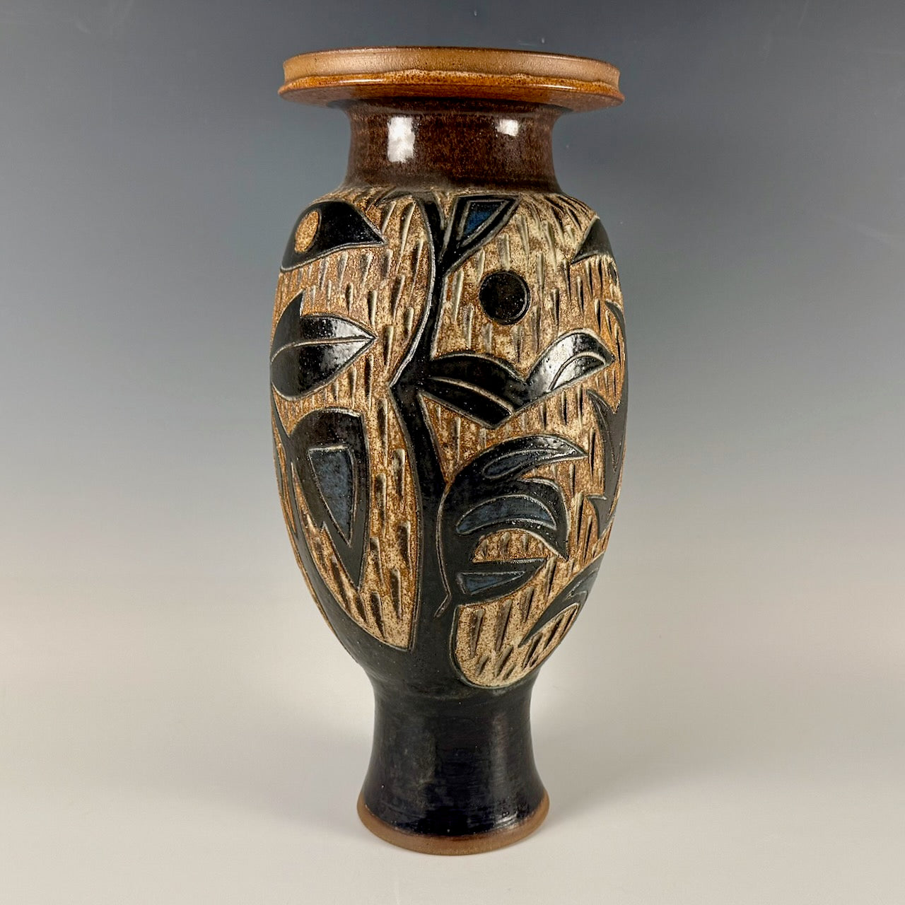 Peder Hegland monumental vase