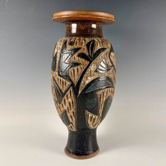 Peder Hegland monumental vase