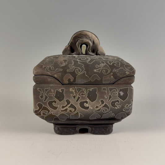 Scott Young lidded box