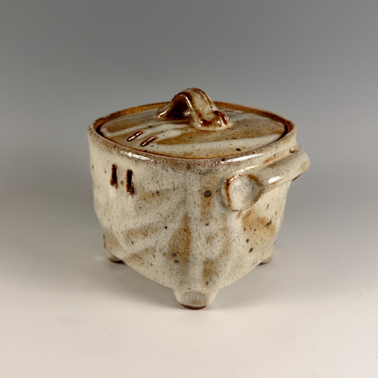 Guillermo Cuellar garlic jar
